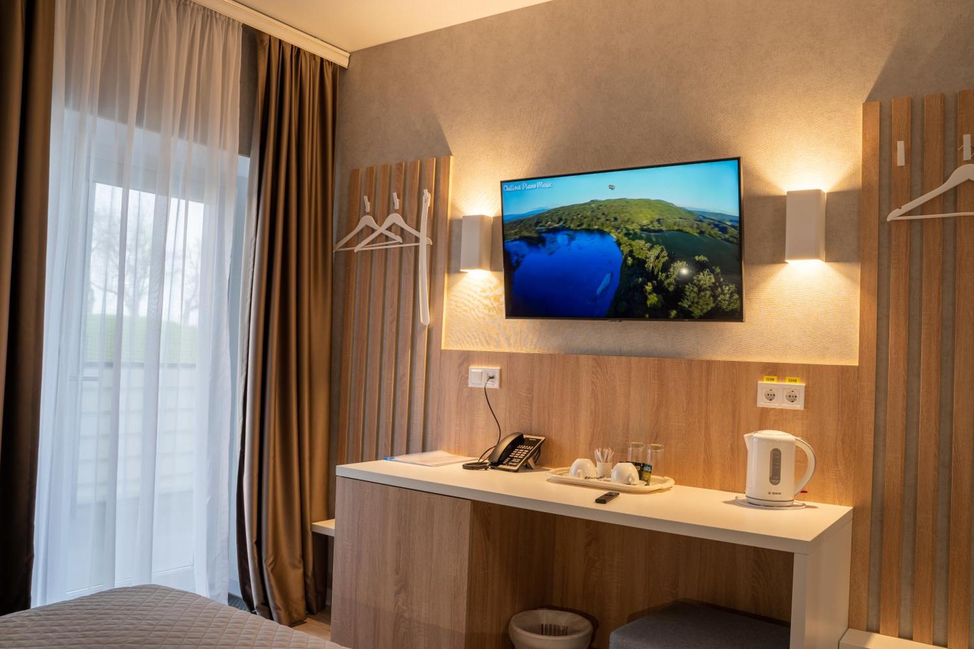 Green Village Hotel Mykolaivka  Экстерьер фото