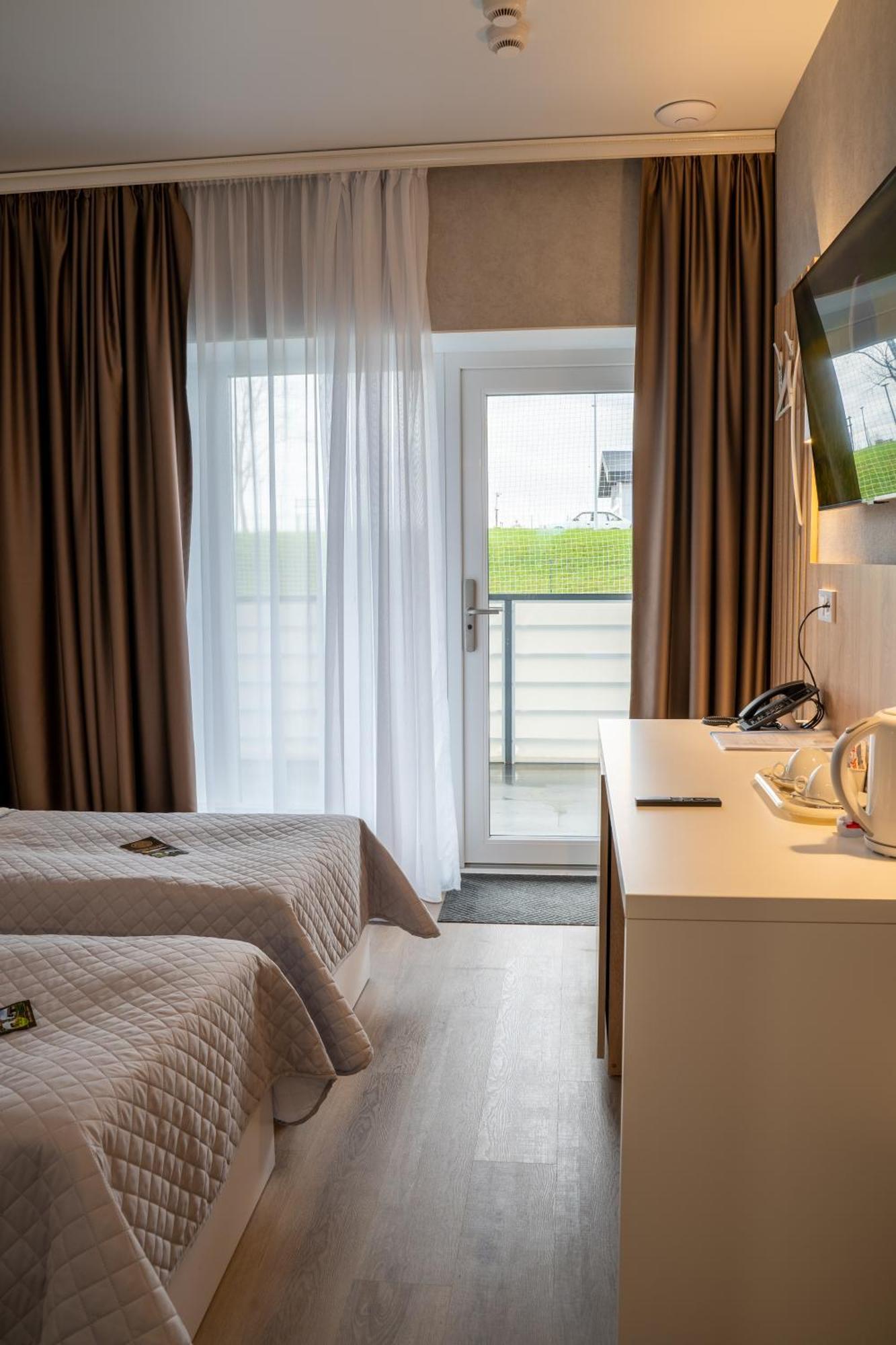 Green Village Hotel Mykolaivka  Экстерьер фото