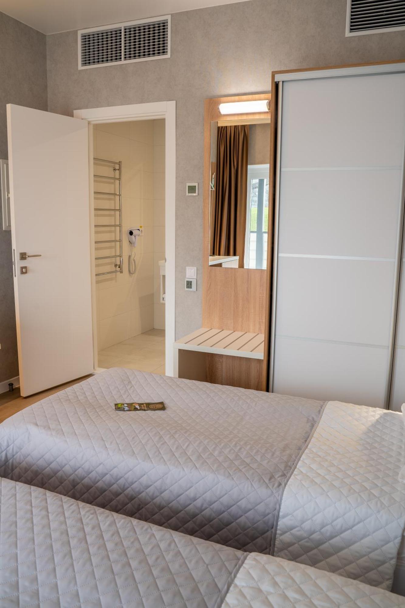 Green Village Hotel Mykolaivka  Экстерьер фото